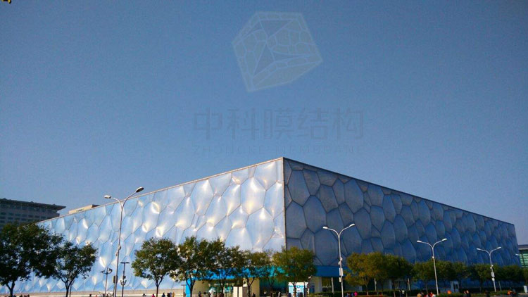 那些优美的气枕膜建筑